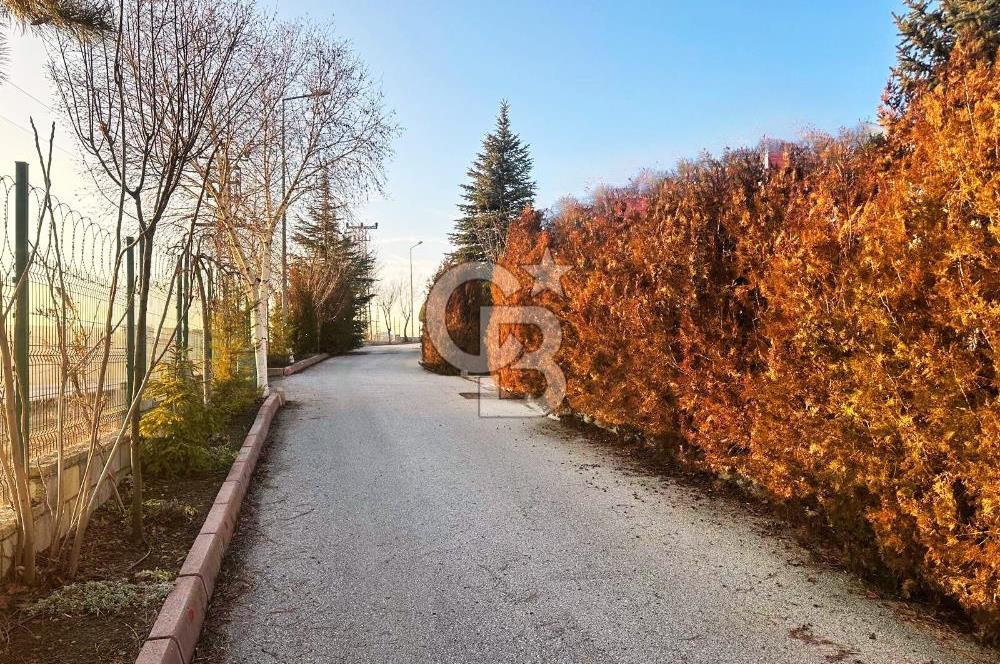 Gölbaşı Turkuaz Sitesinde 340 m² Natamam 5+2 Villa