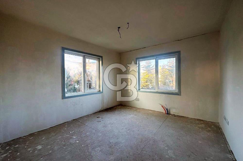 Gölbaşı Turkuaz Sitesinde 340 m² Natamam 5+2 Villa