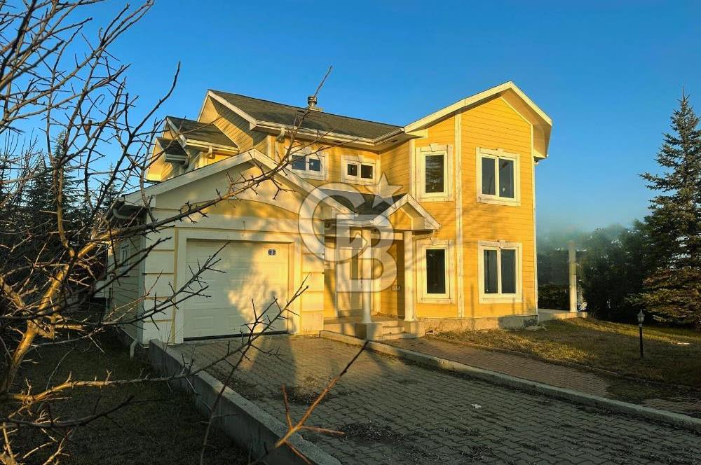 Gölbaşı Turkuaz Sitesinde 340 m² Natamam 5+2 Villa