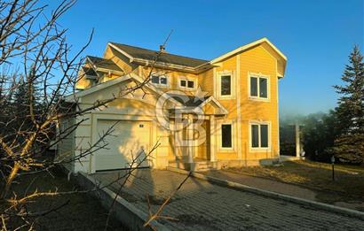 Gölbaşı Turkuaz Sitesinde 340 m² Natamam 5+2 Villa
