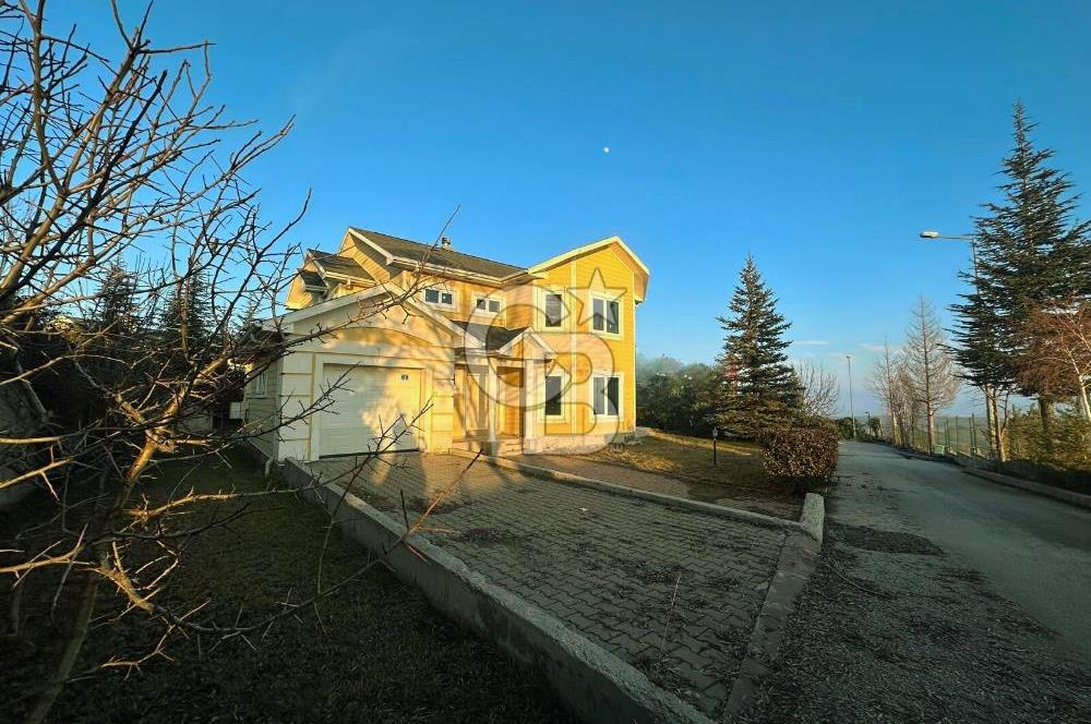 Gölbaşı Turkuaz Sitesinde 340 m² Natamam 5+2 Villa
