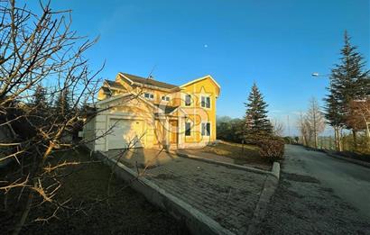 Gölbaşı Turkuaz Sitesinde 340 m² Natamam 5+2 Villa