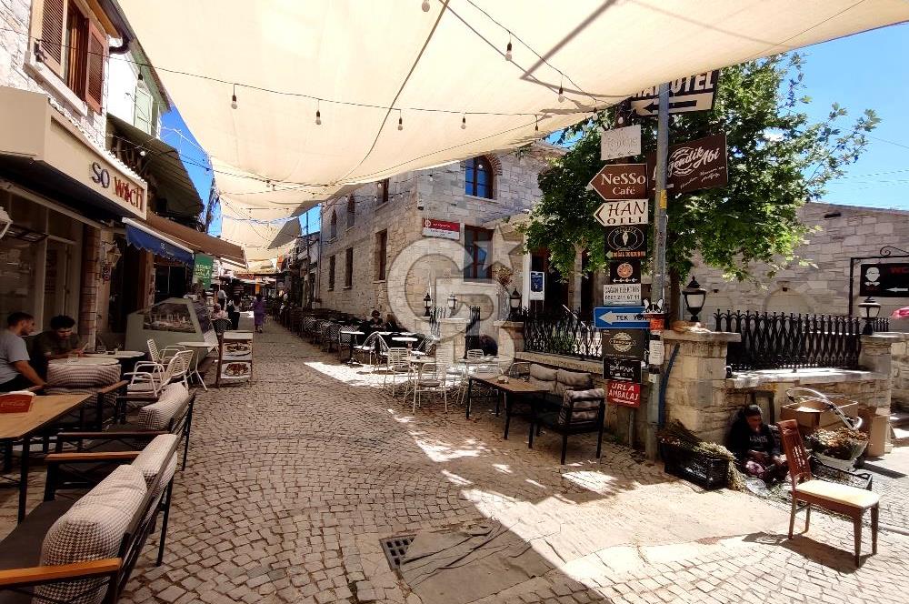 URLA SANAT SOKAĞINDA BULUNMASI ZOR OLAN SATILIK ARSA FIRSAT I!!