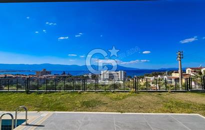 Kuşadası Merkezde Deniz Manzaralı Akıllı Ev Sistemli Lüks Villa