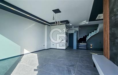 Kuşadası Merkezde Deniz Manzaralı Akıllı Ev Sistemli Lüks Villa