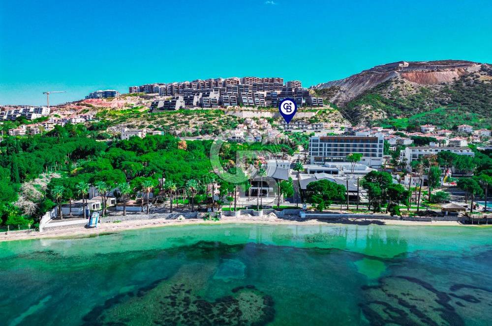 Kuşadası Merkezde Deniz Manzaralı Akıllı Ev Sistemli Lüks Villa