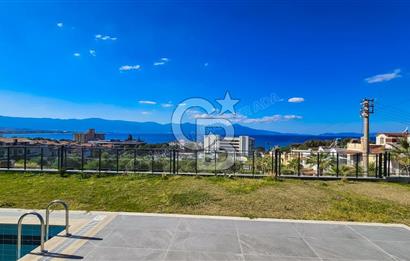 Kuşadası Merkezde Deniz Manzaralı Akıllı Ev Sistemli Lüks Villa