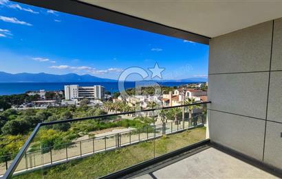 Kuşadası Merkezde Deniz Manzaralı Akıllı Ev Sistemli Lüks Villa