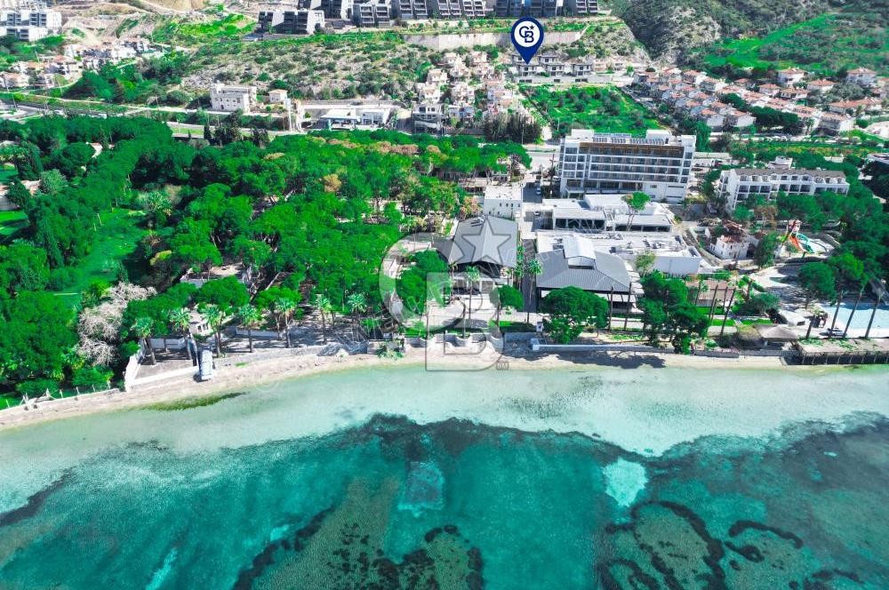 Kuşadası Merkezde Deniz Manzaralı Akıllı Ev Sistemli Lüks Villa