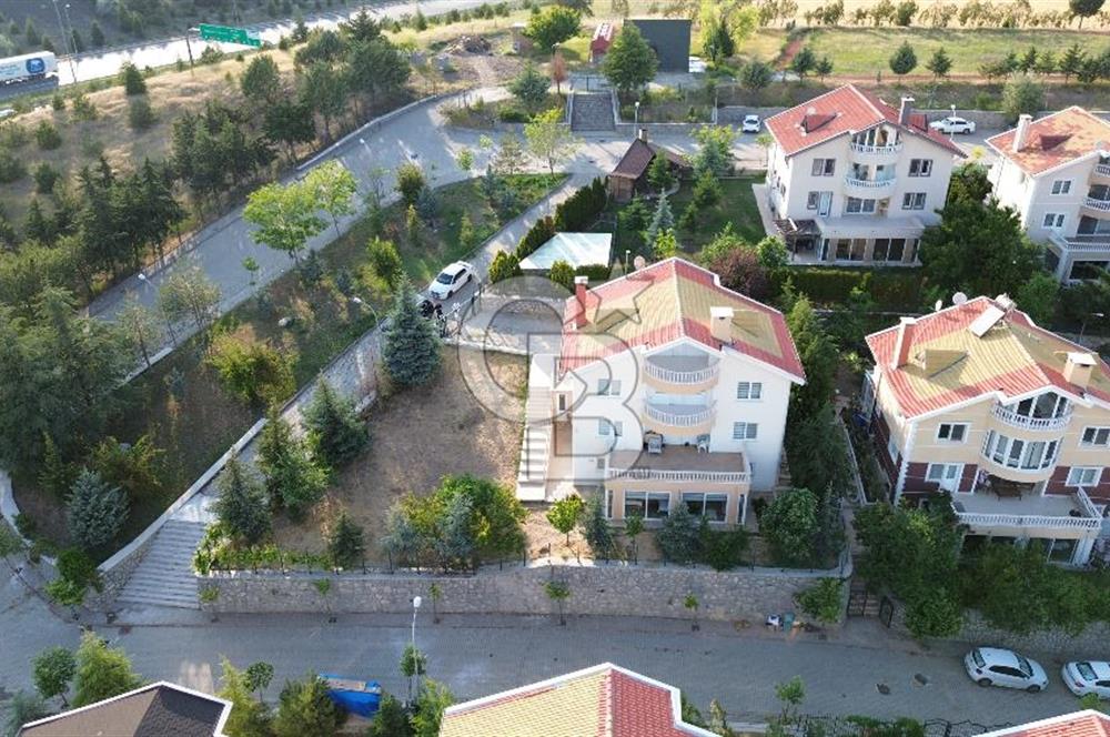 PANORAMİK DOĞA MANZARALI/550 M2/3 BANYOLU/ MÜSTAKİL LÜKS VİLLA