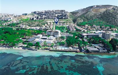 Kuşadası Merkezde Deniz Manzaralı Akıllı Ev Sistemli Lüks Villa