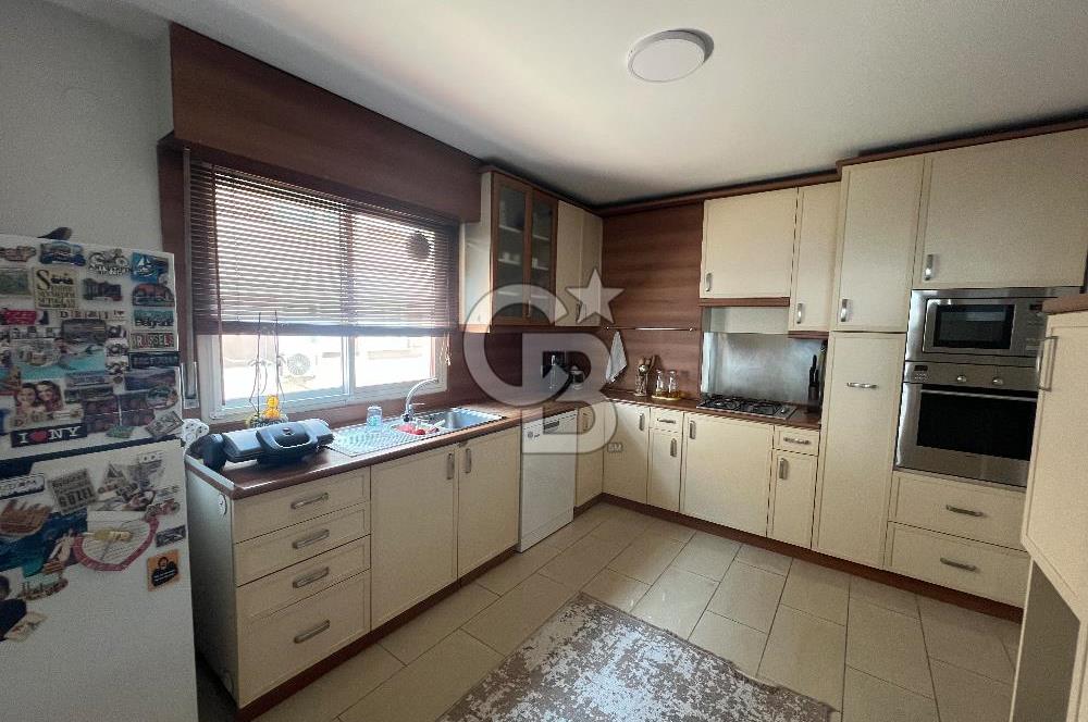 Karataş’ta Üç Cepheli Satılık Modern Yalı Dairesi