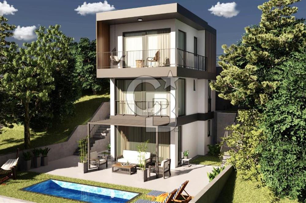 BOĞAZİÇİ HİSAR MEVKİİNDE TRİPLEKS VİLLA İMARLI ARSA 