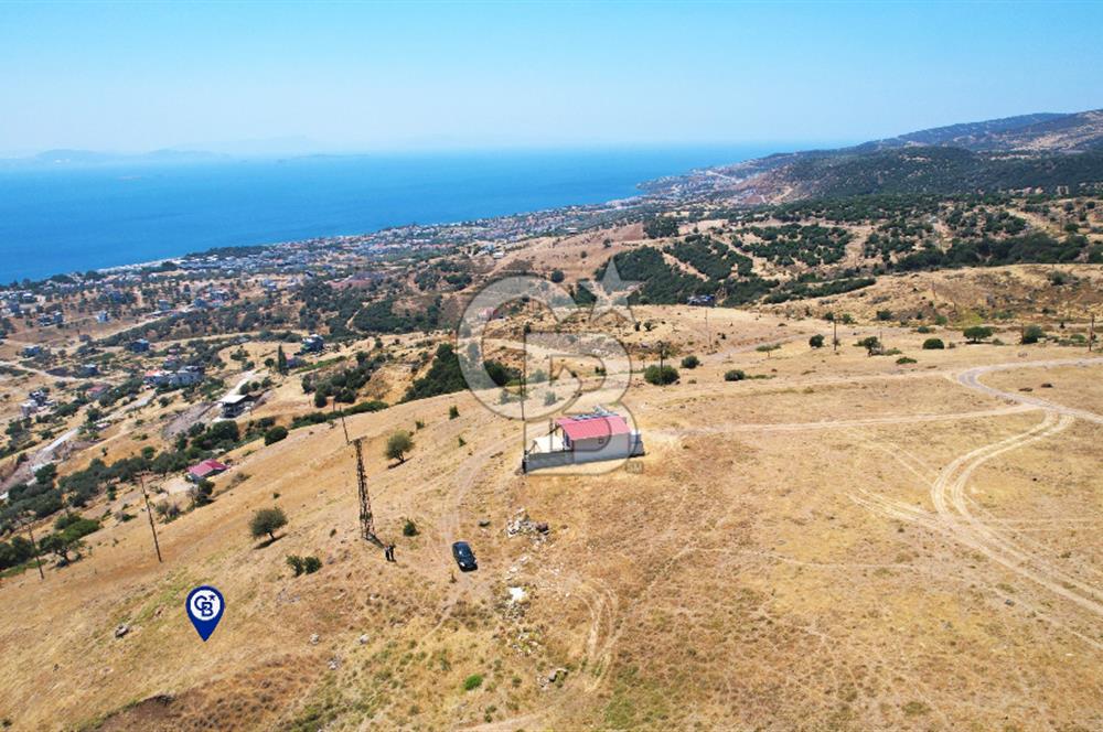 ÇANDARLI'DA MUHTEŞEM DENİZ VE DOĞA MANZARALI SATILIK 1/2 ARSA