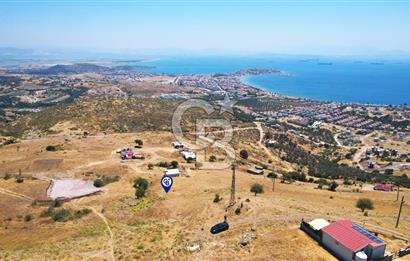 ÇANDARLI'DA MUHTEŞEM DENİZ VE DOĞA MANZARALI SATILIK 1/2 ARSA