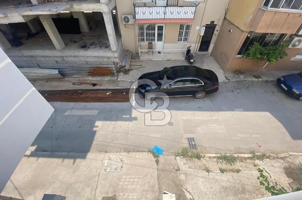 ANADOLU CAD. EFESUS OUTLET KARŞISI KOMBİLİ ARA KAT KİRALIK 1+1