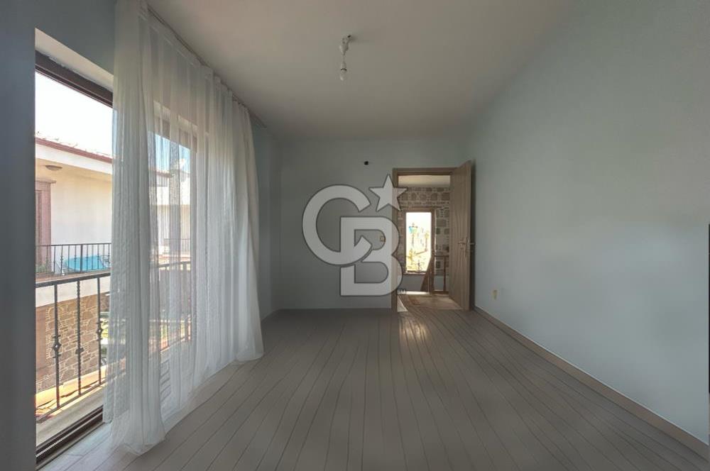 Ayvalık Sefa Çamlık Laka'da Satılık Sıfır 3+1 Taş Villa