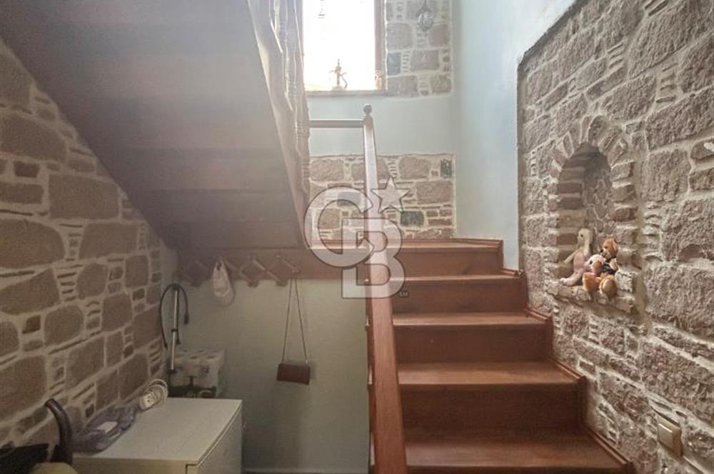 Ayvalık Sefa Çamlık Laka'da Satılık Sıfır 3+1 Taş Villa