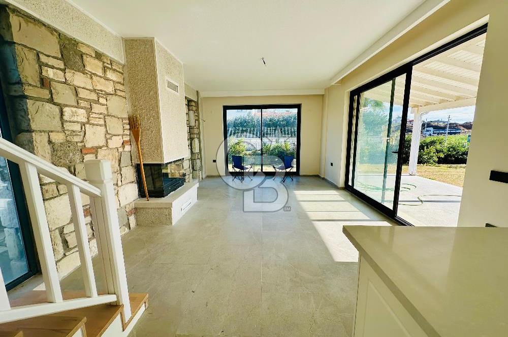 Akarca' da Köşe Konum Müstakil Havuzlu Villa