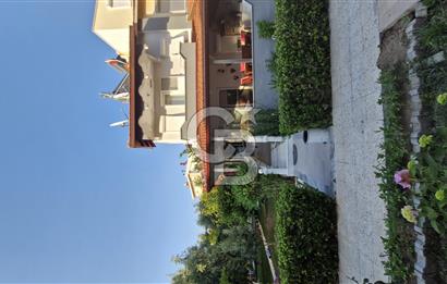 Dikili sahiller altında denize yakın villa