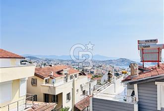 KUŞADASI BAYRAKLIDEDE' de FULL DENİZ MANZARALI 4+1 VİLLA