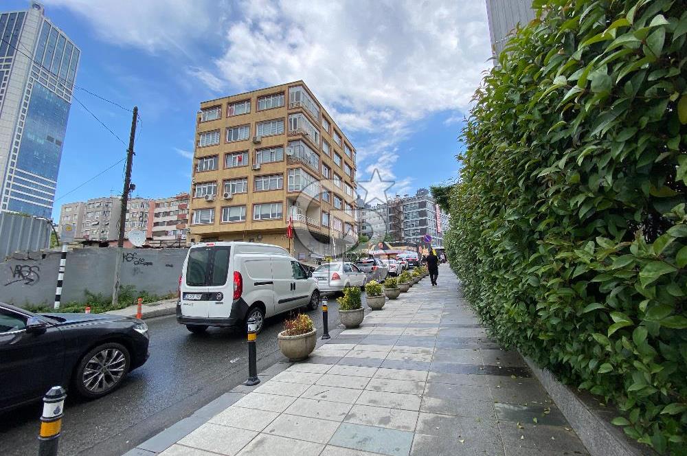 Şişli Merkez'de Geniş 2.5+1 Daire
