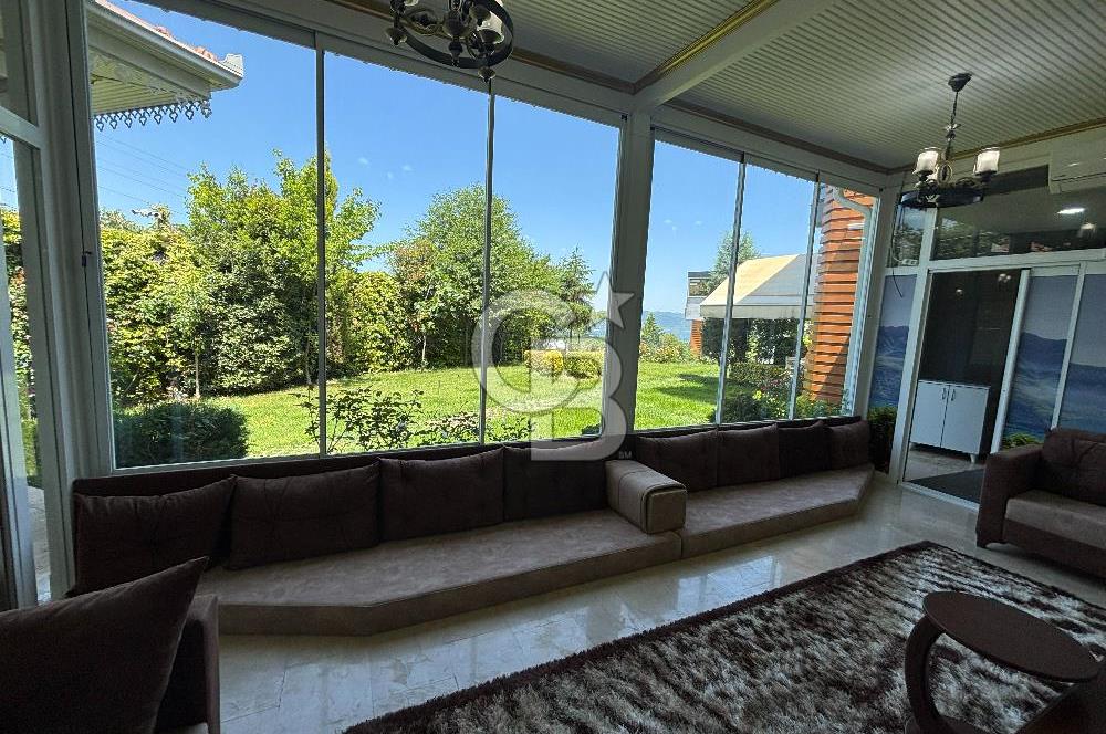 Göl Manzaralı Lüks Villa - Eşyalı, Havuzlu, Asansörlü!
