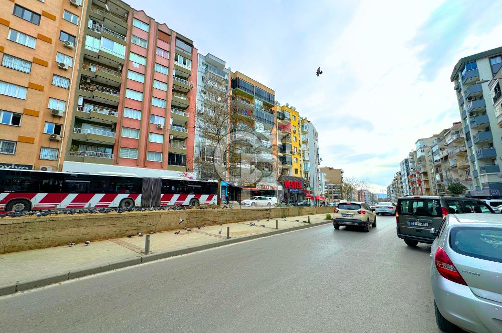 KONAK EŞREFPAŞA CADDESİNDE 2+1 DENİZ MANZARALI SATILIK DAİRE