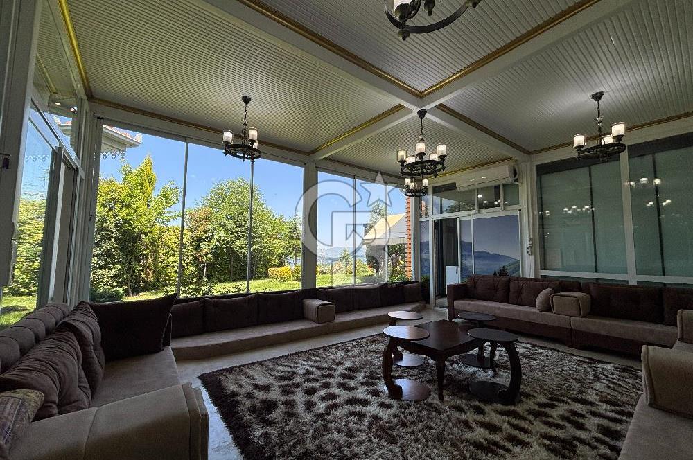 Göl Manzaralı Lüks Villa - Eşyalı, Havuzlu, Asansörlü!