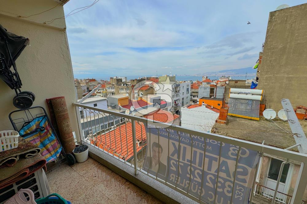 KONAK EŞREFPAŞA CADDESİNDE 2+1 DENİZ MANZARALI SATILIK DAİRE