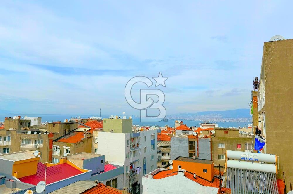 KONAK EŞREFPAŞA CADDESİNDE 2+1 DENİZ MANZARALI SATILIK DAİRE