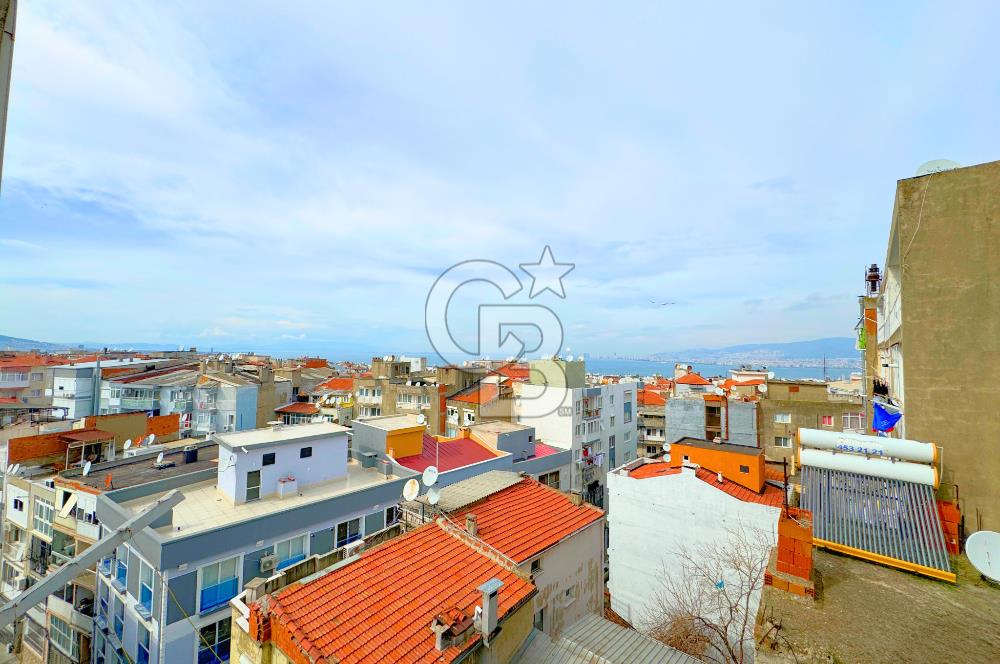 KONAK EŞREFPAŞA CADDESİNDE 2+1 DENİZ MANZARALI SATILIK DAİRE