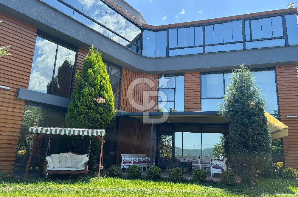 Göl Manzaralı Lüks Villa - Eşyalı, Havuzlu, Asansörlü!