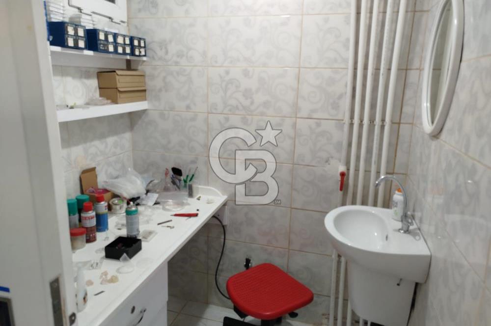 Aşağıeğlence' de cadde üzeri işyeri