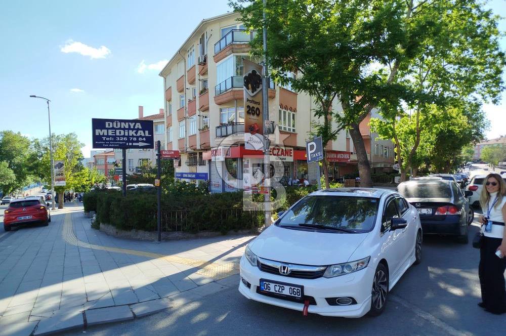 Aşağıeğlence' de cadde üzeri işyeri