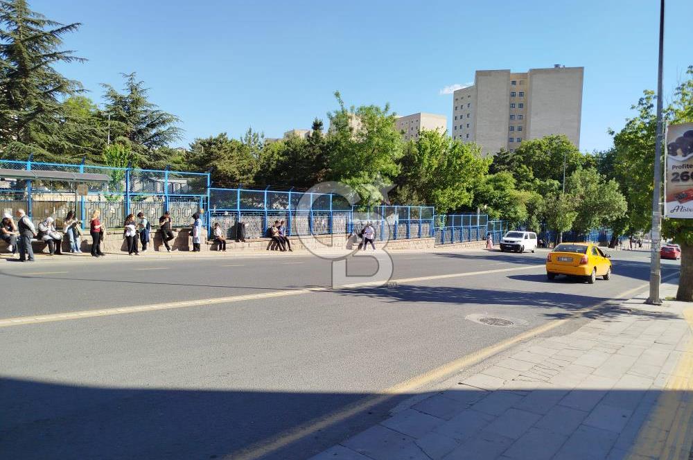 Aşağıeğlence' de cadde üzeri işyeri