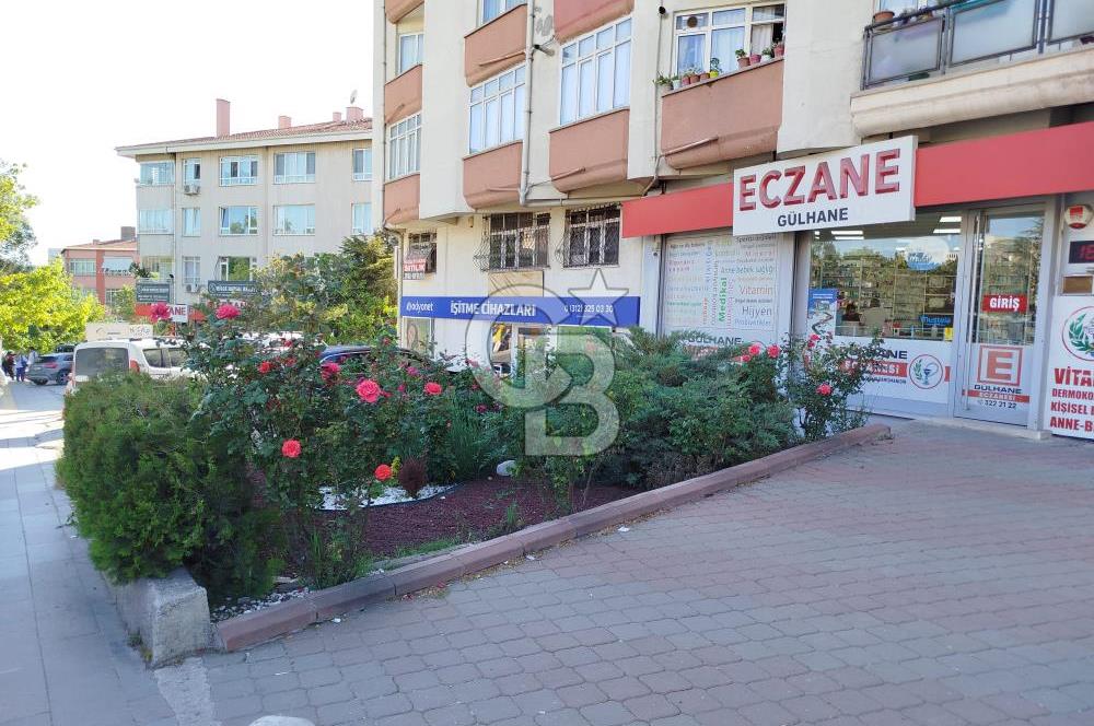 Aşağıeğlence' de cadde üzeri işyeri