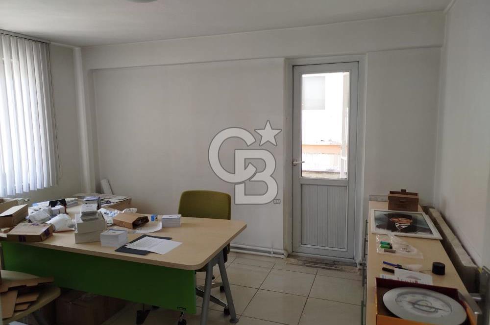 Aşağıeğlence' de cadde üzeri işyeri