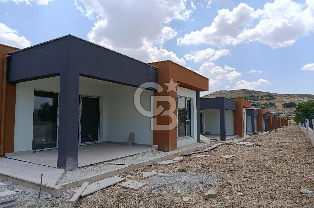 TEMELLİ SATILIK MÜSTAKİL EV 2+1 BAHÇELİ, GARAJLI, DOĞALGAZLI
