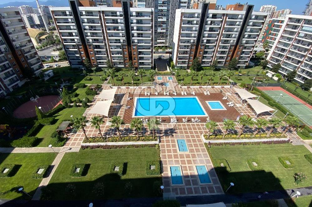 Mavişehir Modern 3 Satılık 4+1 Daire Havuz Cepheli