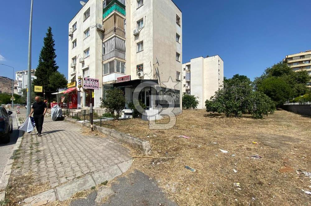 BAYRAKLI SOĞUKKUYU’DA CADDE ÜZERİ KİRALIK KÖŞE DÜKKAN 
