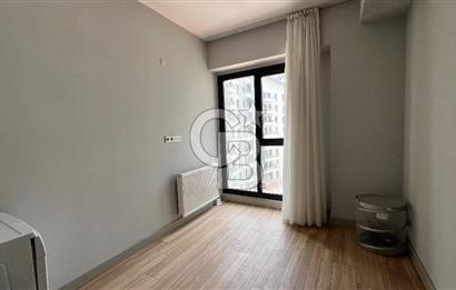 Parkyaşam Bornova Sitesi'nde 3+1 Havuz Cepheli Satılık Daire