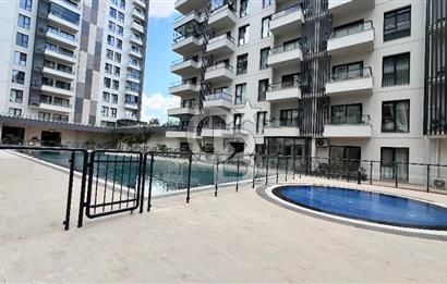 Parkyaşam Bornova Sitesi'nde 3+1 Havuz Cepheli Satılık Daire
