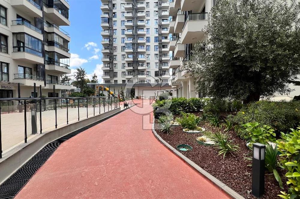 Parkyaşam Bornova Sitesi'nde 3+1 Havuz Cepheli Satılık Daire