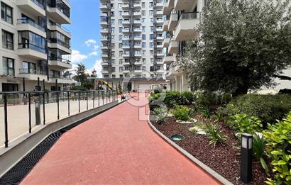Parkyaşam Bornova Sitesi'nde 3+1 Havuz Cepheli Satılık Daire