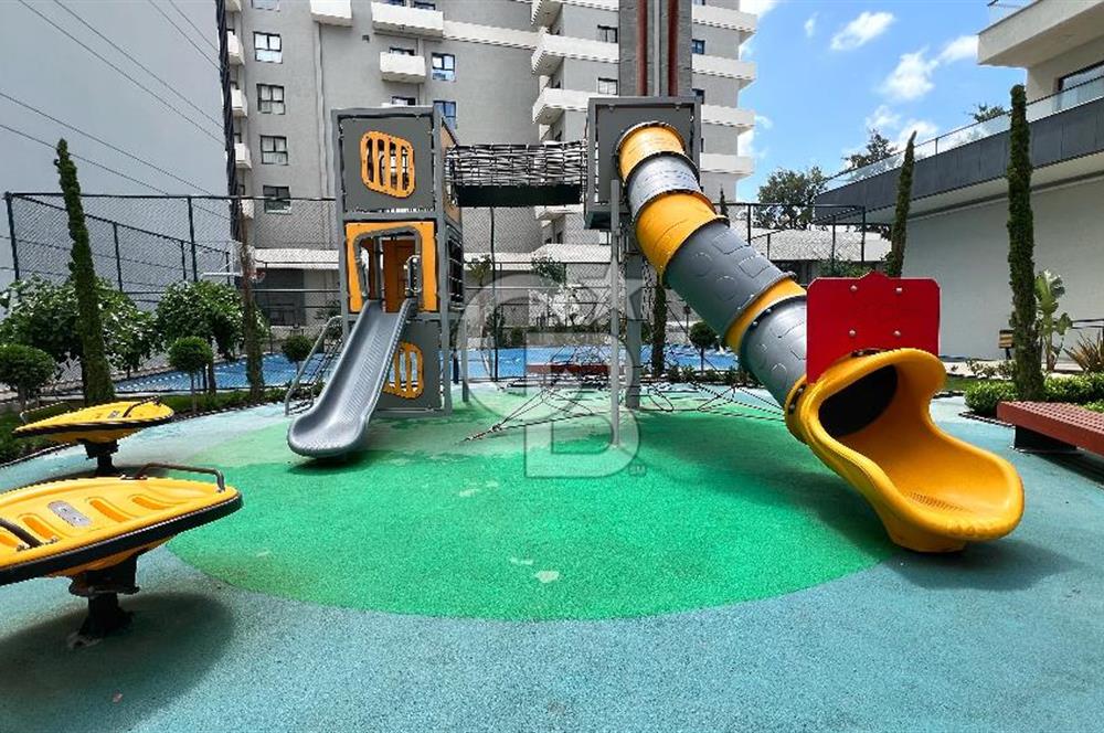 Parkyaşam Bornova Sitesi'nde 3+1 Havuz Cepheli Satılık Daire