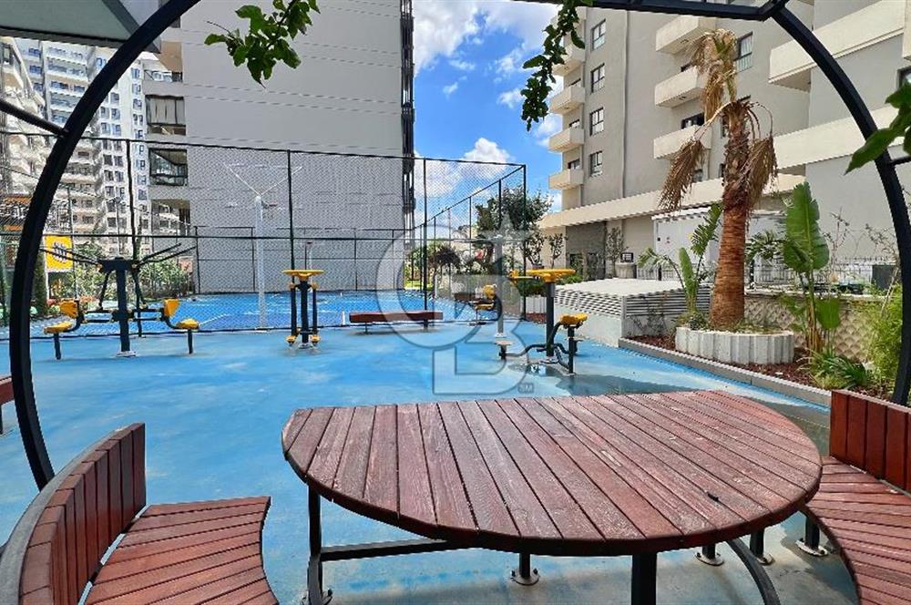 Parkyaşam Bornova Sitesi'nde 3+1 Havuz Cepheli Satılık Daire