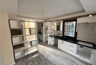 Akarca’nın En Seçkin Lokasyonunda, Özel Havuzlu Site İçinde Lüks 4+1 Tripleks Villa