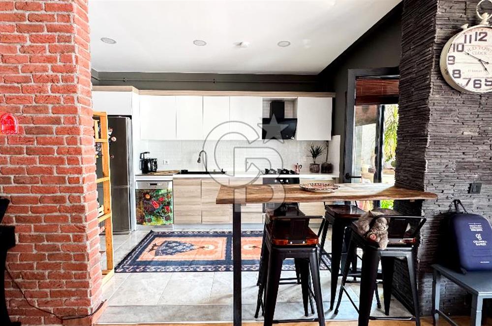 YAKACIKTA ÖZEL TASARIM GENİŞ 3+1 TERAS KULLANIMLI