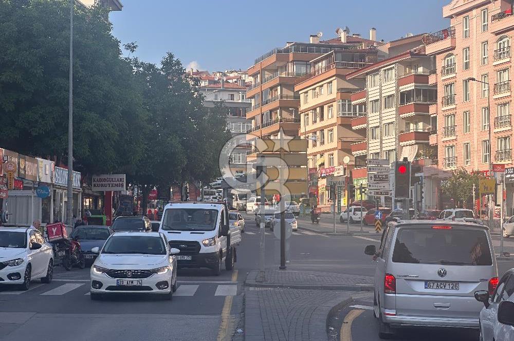 M.Ali Altın Cd. Üzerinde Yapılı Katta Satılık 3+1 Daire